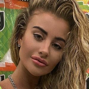 Chloe Ayling exclusive onlyfans leaked nudes .